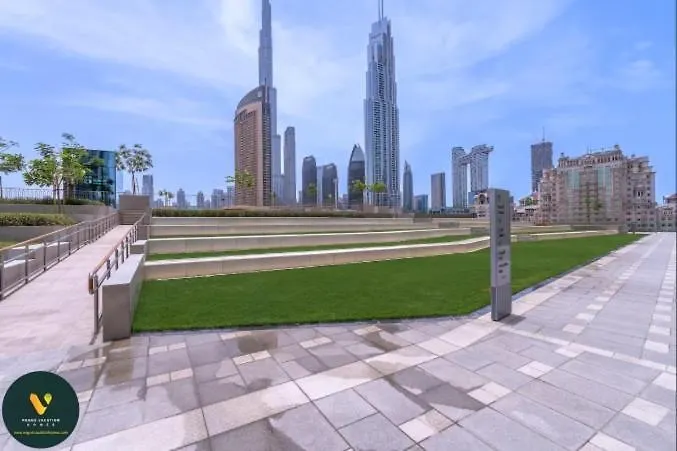 Downtown Views II - Vogue Two Bedroom Apartment With Balcony And Full Burj Khalifa View, Opposite Dubai Mall Skybridge