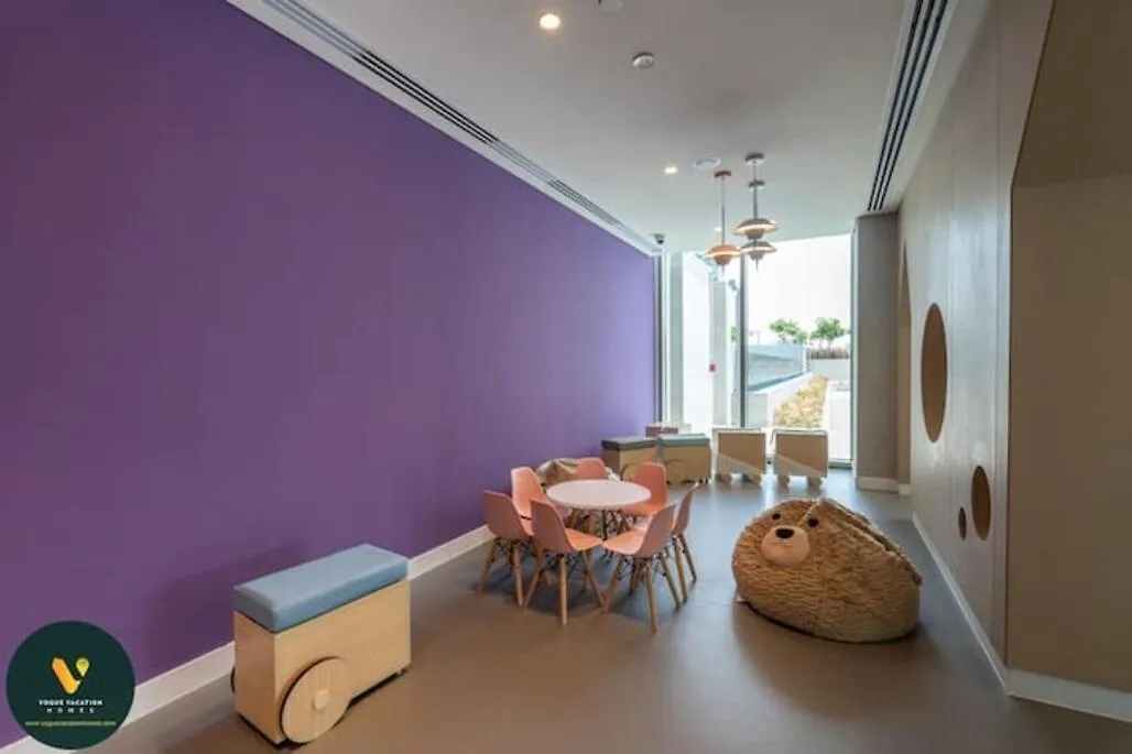 Downtown Views II - Vogue Two Bedroom Apartment With Balcony And Full Burj Khalifa View, Opposite Dubai Mall Skybridge