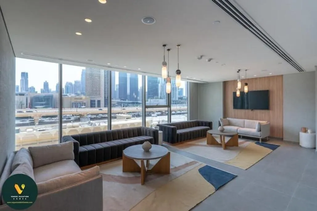 Downtown Views II - Vogue Two Bedroom Apartment With Balcony And Full Burj Khalifa View, Opposite Dubai Mall Skybridge