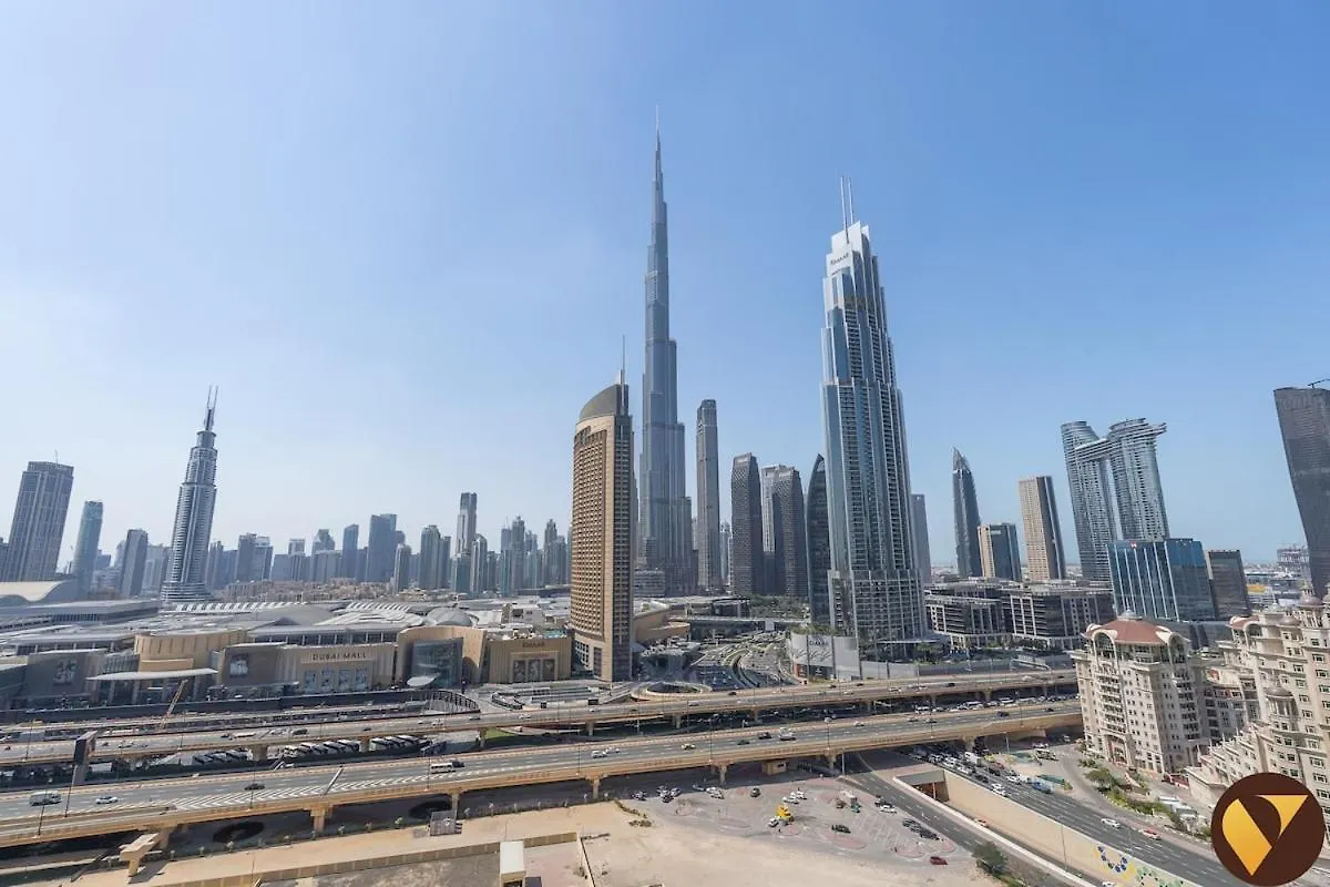 Downtown Views II - Vogue Two Bedroom Apartment With Balcony And Full Burj Khalifa View, Opposite Dubai Mall Skybridge
