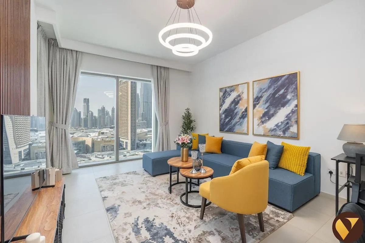Downtown Views II - Vogue Two Bedroom Apartment With Balcony And Full Burj Khalifa View, Opposite Dubai Mall Skybridge