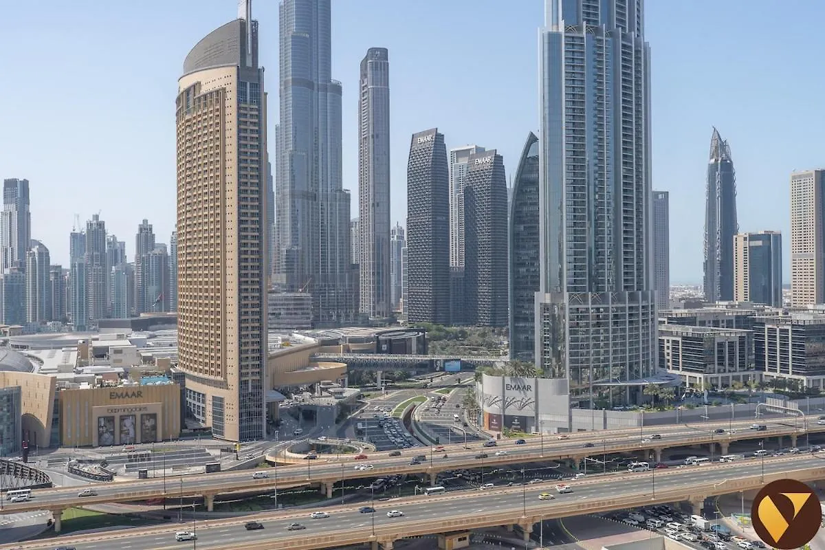 Downtown Views II - Vogue Two Bedroom Apartment With Balcony And Full Burj Khalifa View, Opposite Dubai Mall Skybridge