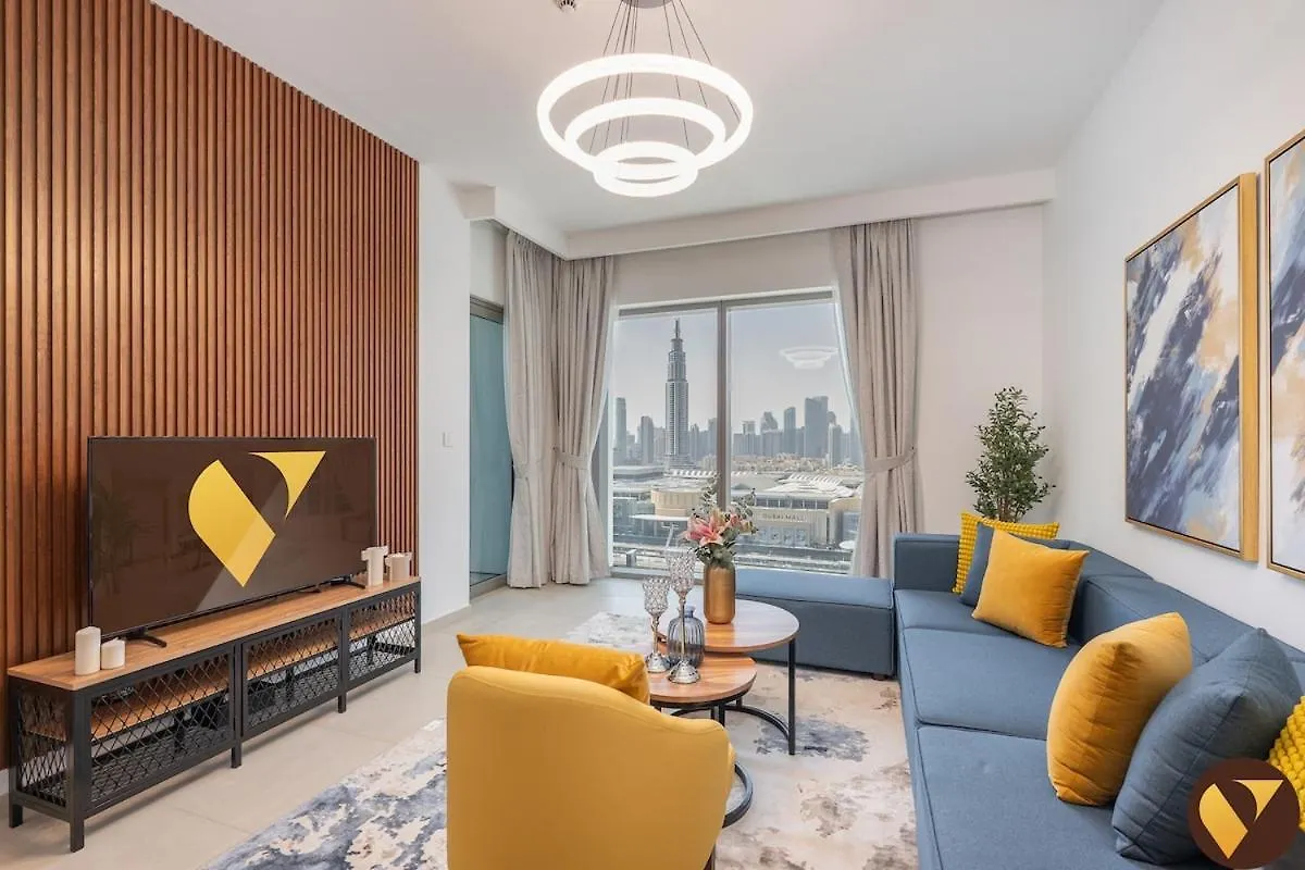 Downtown Views II - Vogue Two Bedroom Apartment With Balcony And Full Burj Khalifa View, Opposite Dubai Mall Skybridge