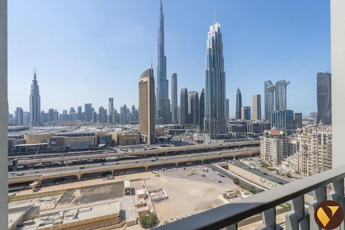 Downtown Views II - Vogue Two Bedroom Apartment With Balcony And Full Burj Khalifa View, Opposite Dubai Mall Skybridge 0*,  United Arab Emirates