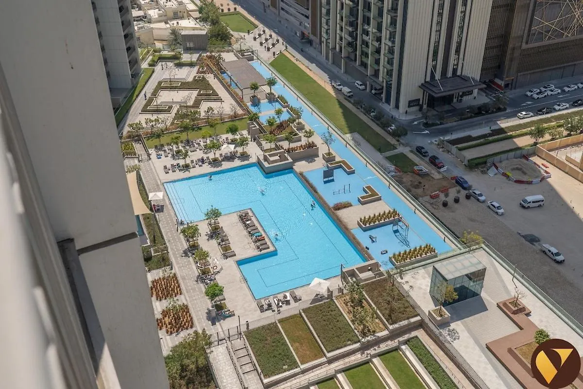 Downtown Views II - Vogue Two Bedroom Apartment With Balcony And Full Burj Khalifa View, Opposite Dubai Mall Skybridge 0*,  United Arab Emirates